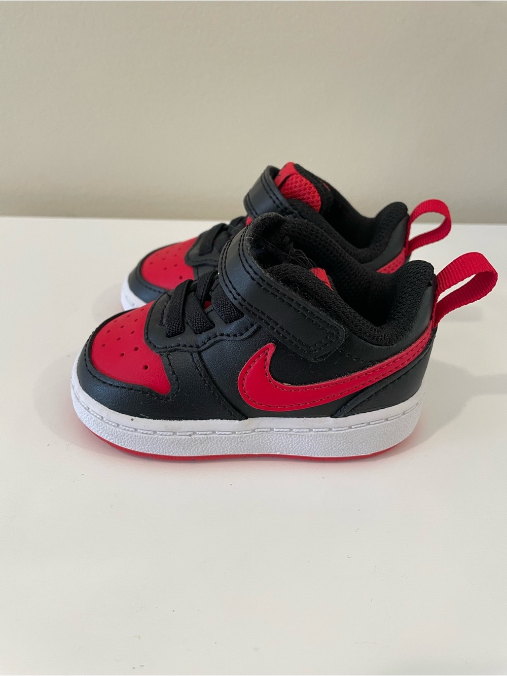 Nike Baby Size 3 Black and Red Velcro Low-Top Sneakers